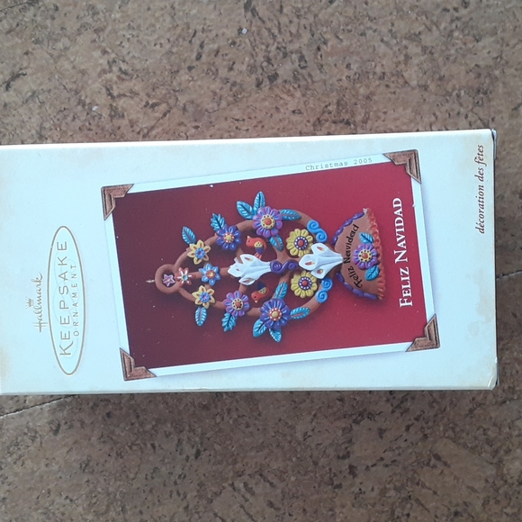 NWT 2005 Hallmark Feliz Navidad. - Picture 1 of 6